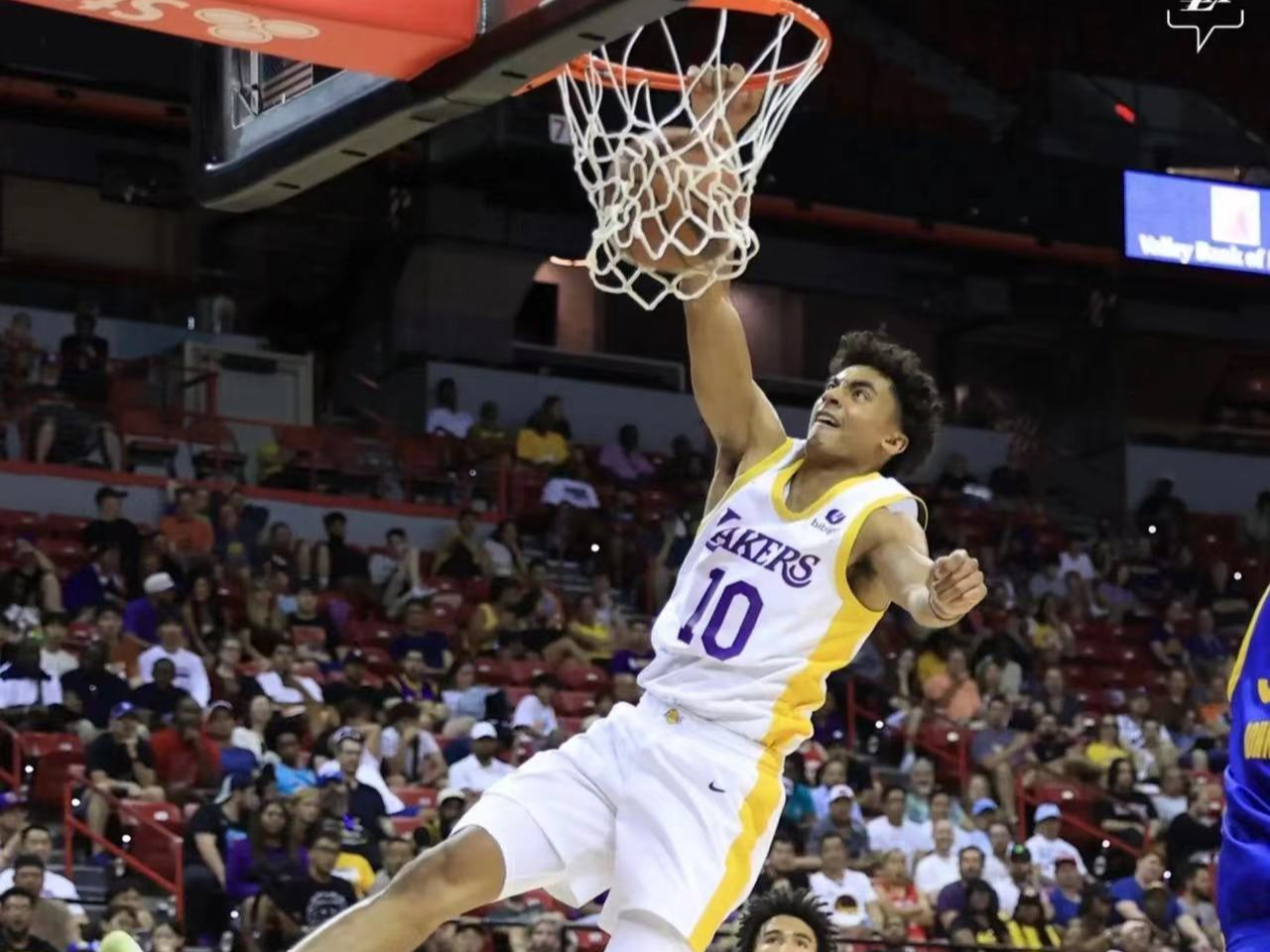 星空体育下载意大利杯赛程吃紧，布鲁克林篮网今夜豪取连胜，目标明确，轮换策略成焦点的简单介绍